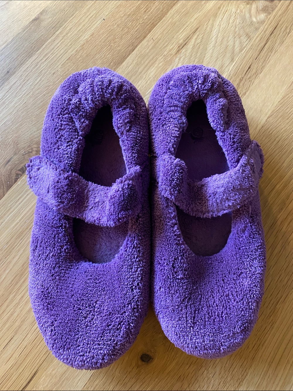 ACORN purple Mary Jane slippers. Velcro vamp straps. Cute and warm!
